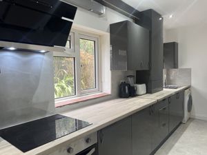 kitchen - click for photo gallery